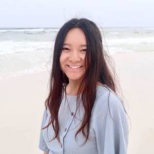 Meet your Posher, Flora